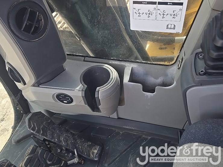 2017-caterpillar-336fl-image-110