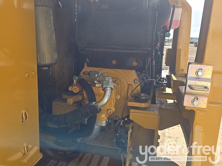 2018-caterpillar-305.5-image-46