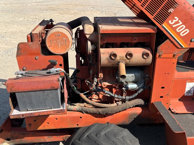 ditch-witch-3700-image-11