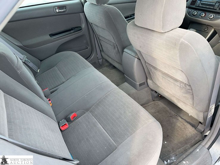 non-operable-2005-toyota-camry-4dr-sedan-image-28