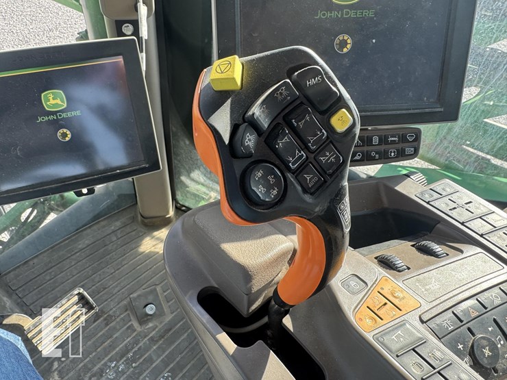 2019-john-deere-r4038-image-32