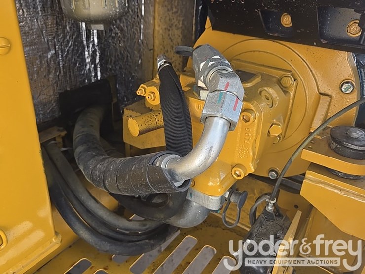 2018-caterpillar-305.5-image-47