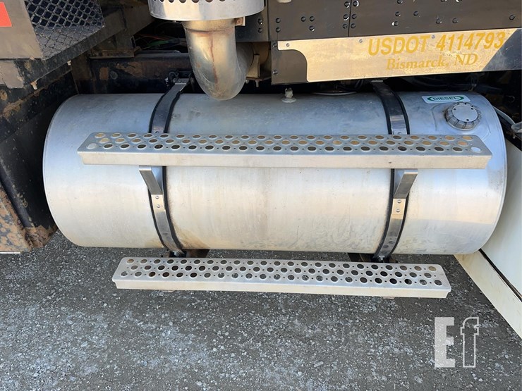 2005-kenworth-t800-image-19