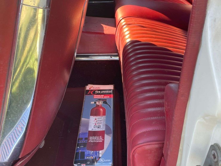 1965-ford-thunderbird-image-54