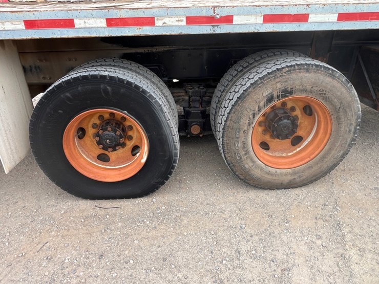 2007-sterling-lt7500-image-11