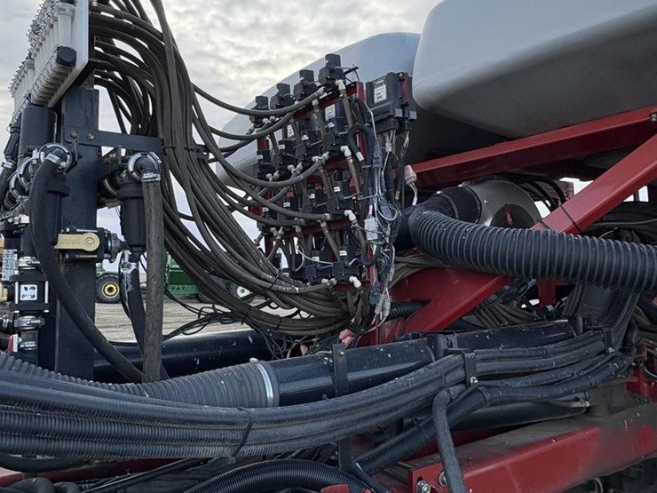 2012-case-ih-1250-image-10