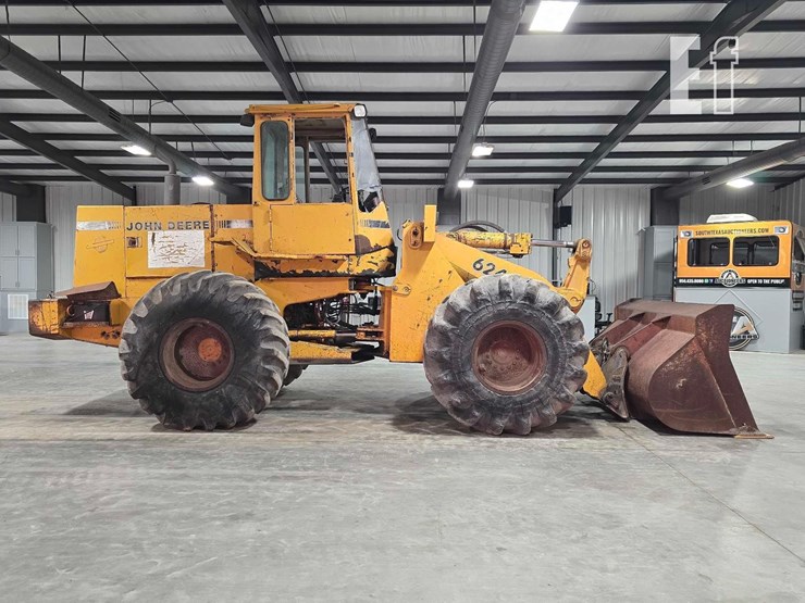 1990-deere-624e-image-6