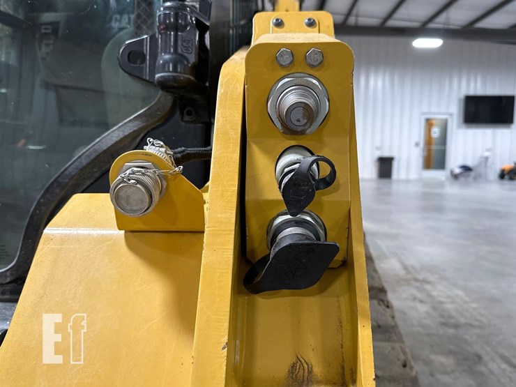 2023-caterpillar-259d3-image-14