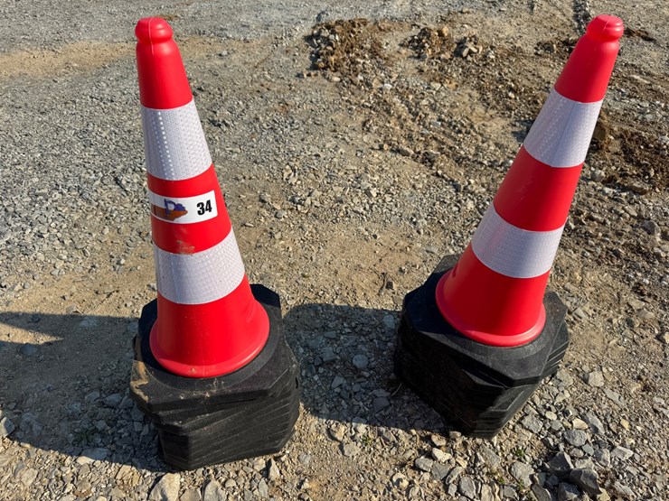 #34-•-set-of-20-traffic-cones-image-1