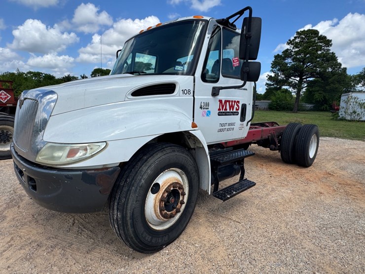 2005-international-4300-image-1