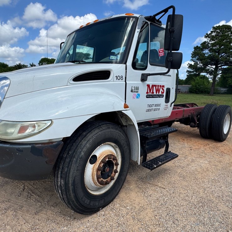2005 INTERNATIONAL 4300