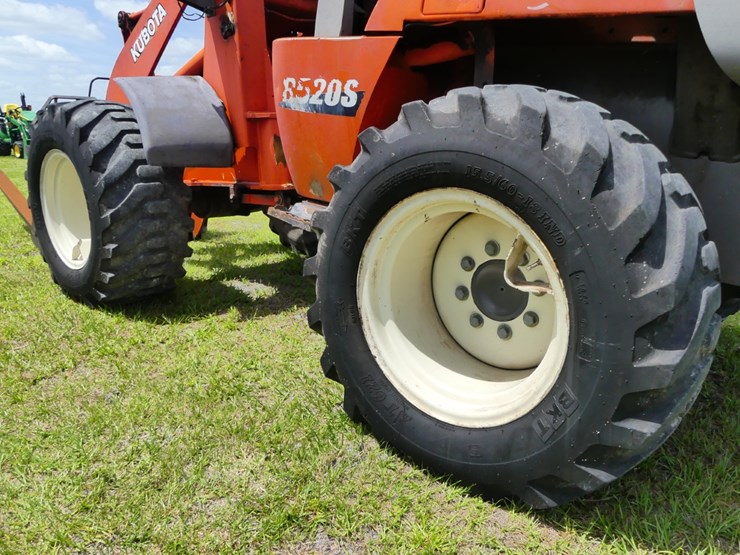 2012-kubota-r520s-image-6