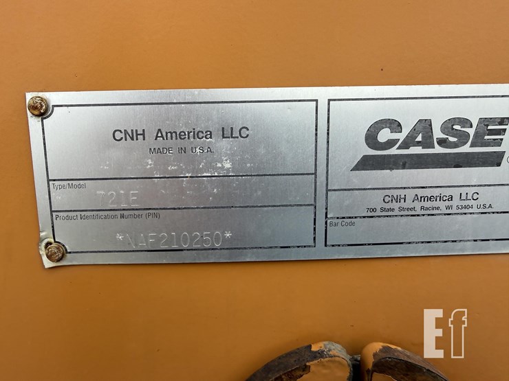 2010-case-721e-image-10