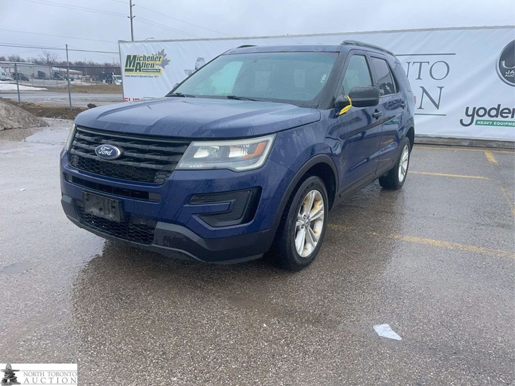 2016-ford-explorer-image-1