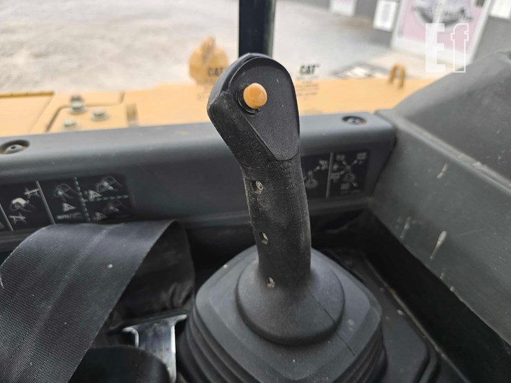 2019-caterpillar-d6-xe-lgp-image-22