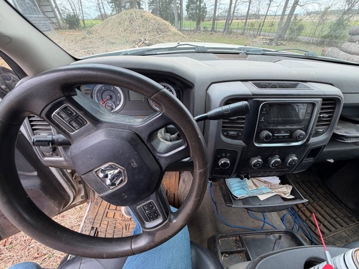 2014-dodge-ram-5500-image-15