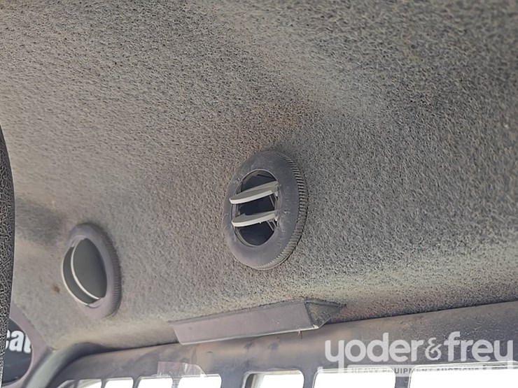 2021-bobcat-t740-image-84