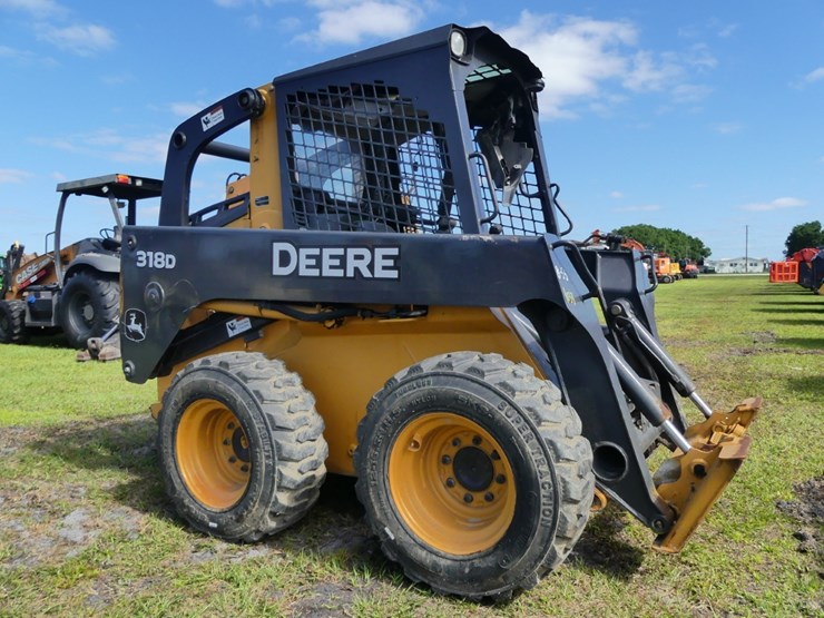deere-318d-image-2