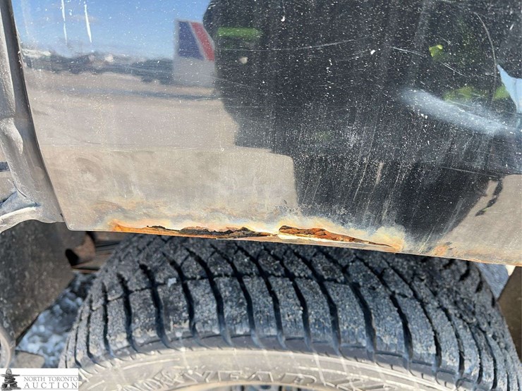 2017-chevrolet-tahoe-image-27