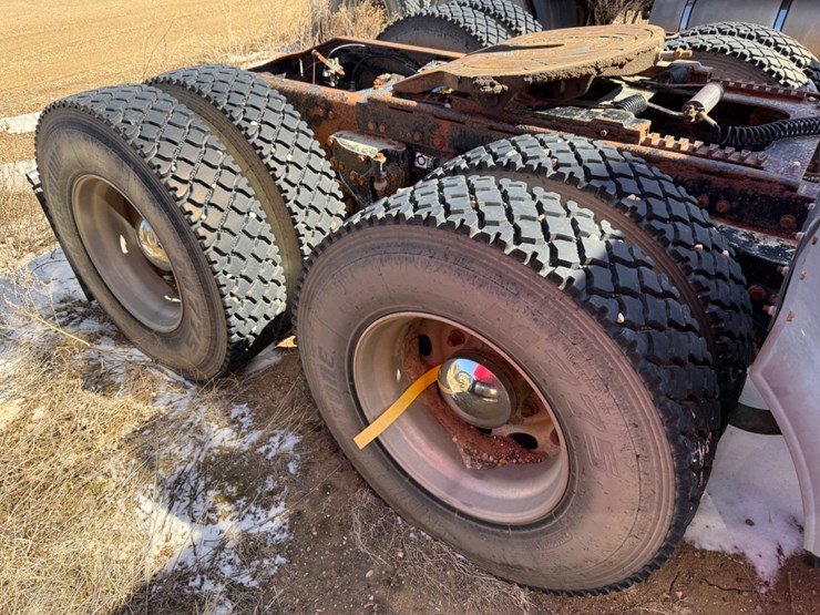 2007-peterbilt-379-image-7