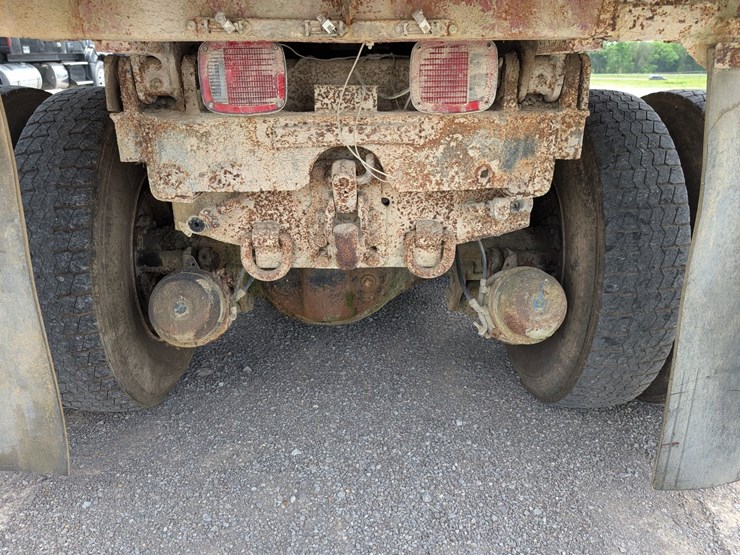 1984-ford-l9000-image-21