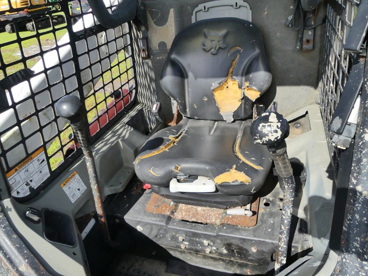 2000-bobcat-t650-image-12