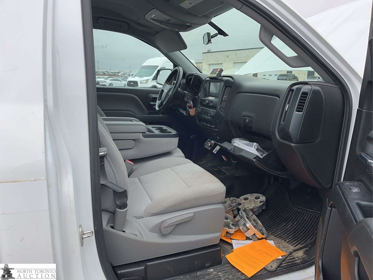 2018-chevrolet-silverado-1500-image-15