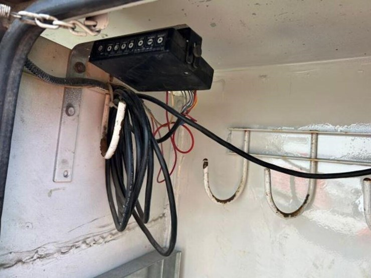 1997-ford-f800-image-40