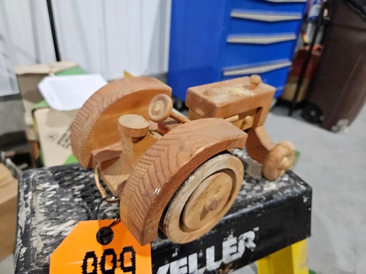 #989-•-wooden-tractor-image-4