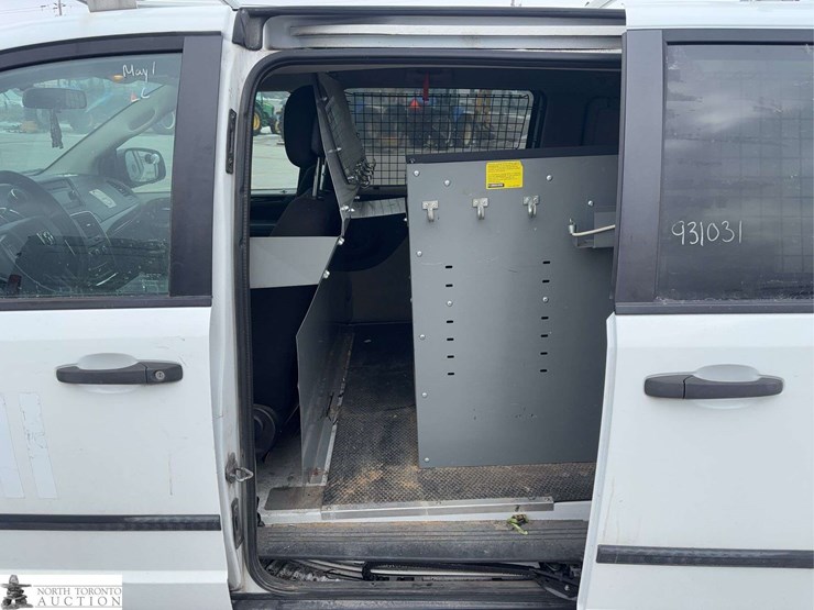 2015-ram-c/v-image-24