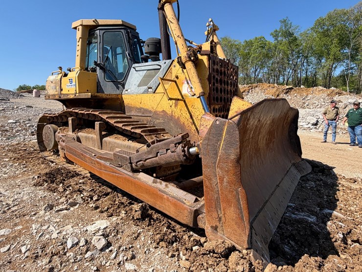 2003-komatsu-d155ax-5-image-16