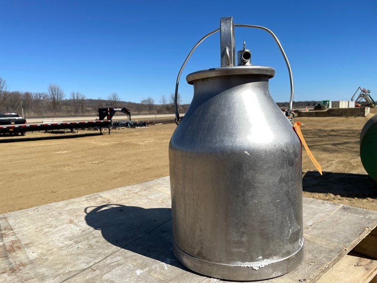 #3959-•-de-laval-milk-bucket-image-1
