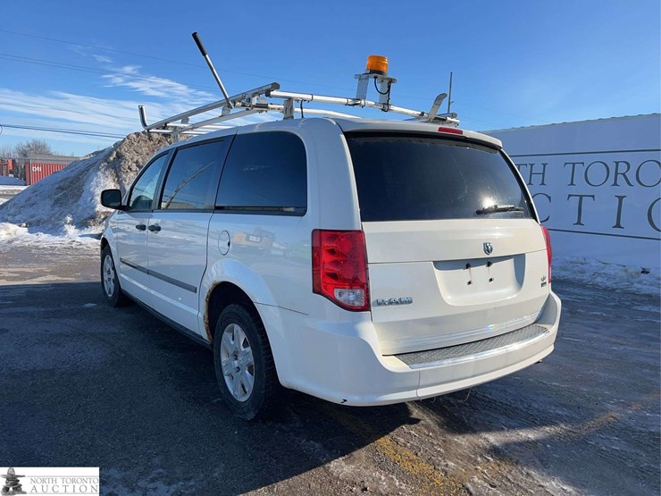 2012-ram-c/v-tradesman-image-2