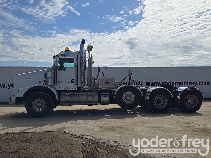 2014-kenworth-t880-image-2