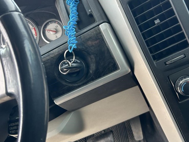 2010-dodge-grand-caravan-sxt-image-14