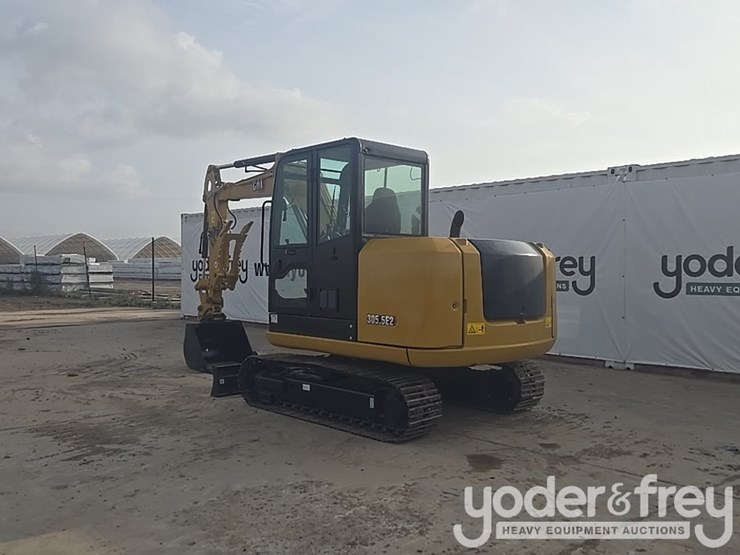 2018-caterpillar-305.5-image-3