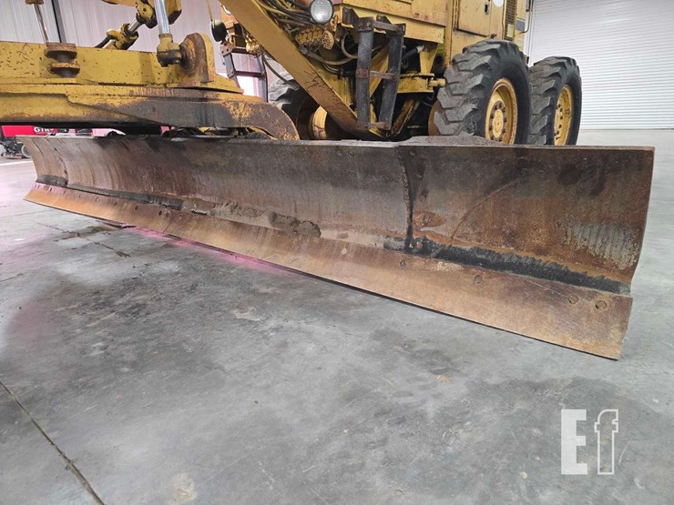 1989-caterpillar-120g-image-9