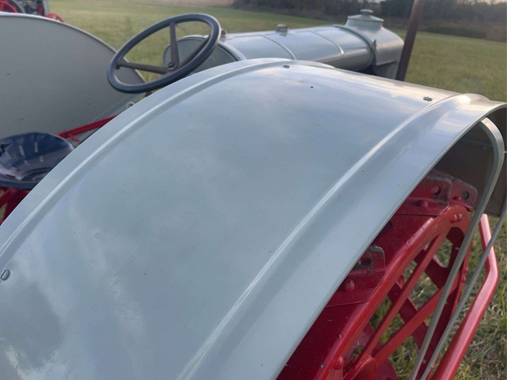 1927-fordson-tractor-image-35