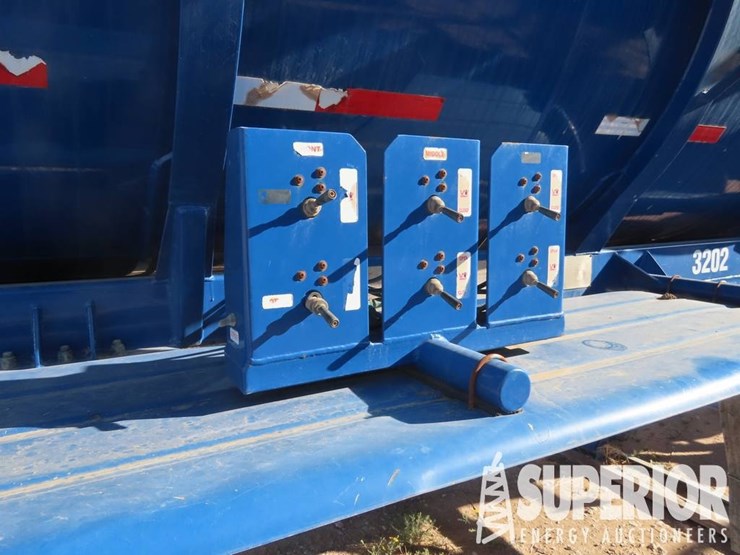 (x)-(1-9)-2016-worley-8,000-gal-3-axle-transport-t...-image-4