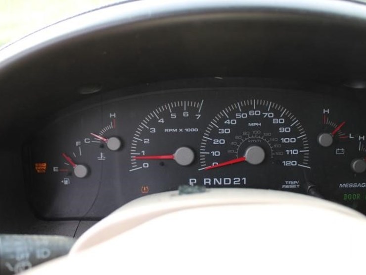 2004-ford-expedition-image-10