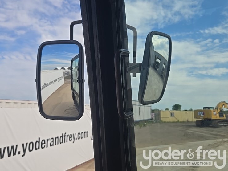 2017-caterpillar-336fl-image-111