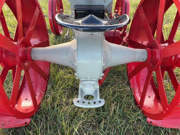 1922-fordson-tractor-image-33
