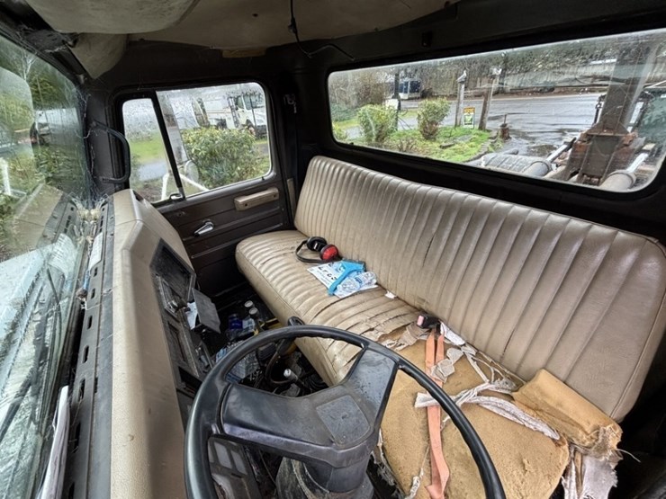 1991-international-4700-image-23