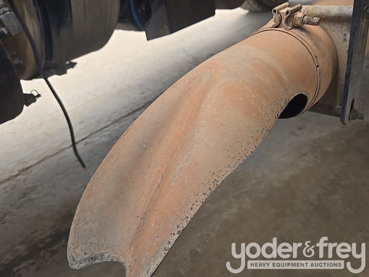 2012-freightliner-cascadia-125-image-47