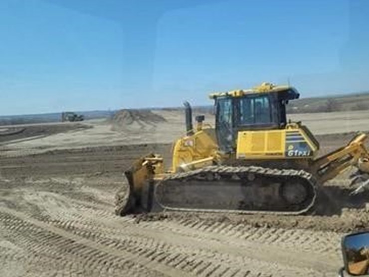 2017-komatsu-d61pxi-image-21