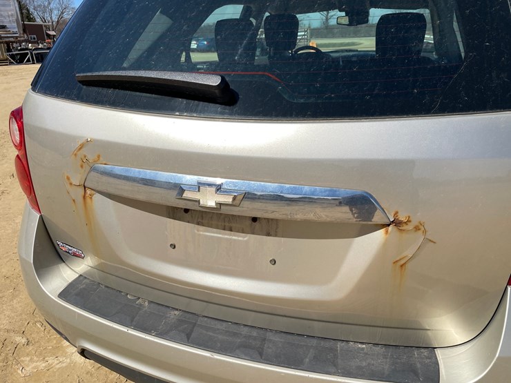 2013-chevrolet-equinox-image-21