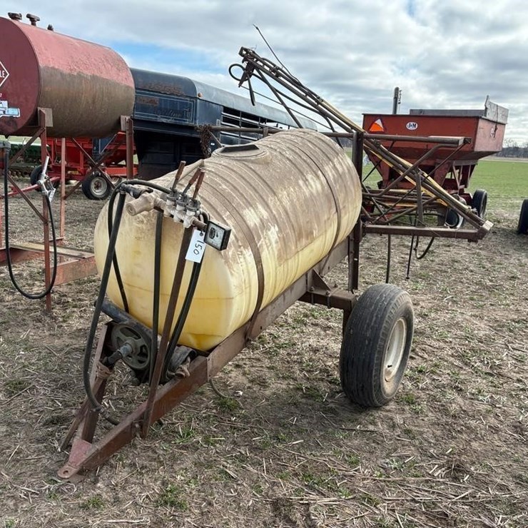 300gal Sprayer 24' Booms