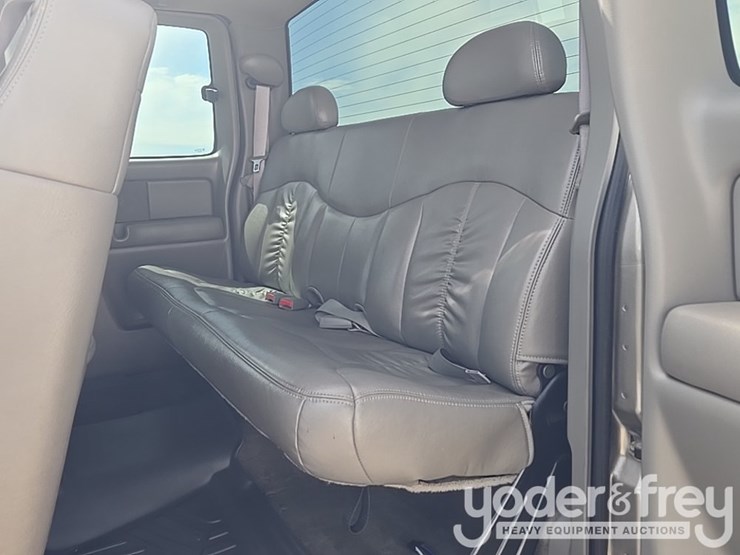 2002-chevrolet-silverado-2500hd-image-64