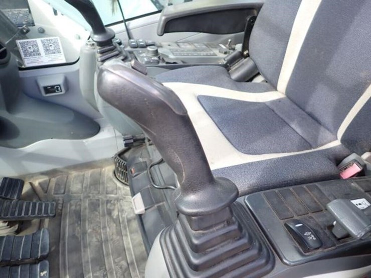 2021-bobcat-e145-image-8