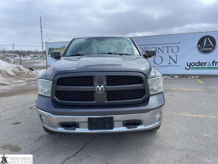 2017-dodge-1500-image-2